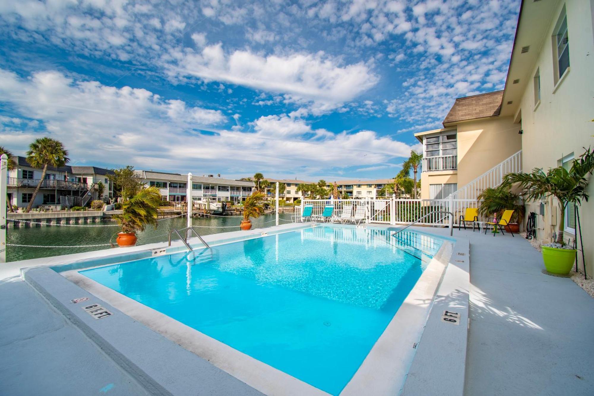 Apartamento Funshine Pointe Capri St. Pete Beach Exterior foto