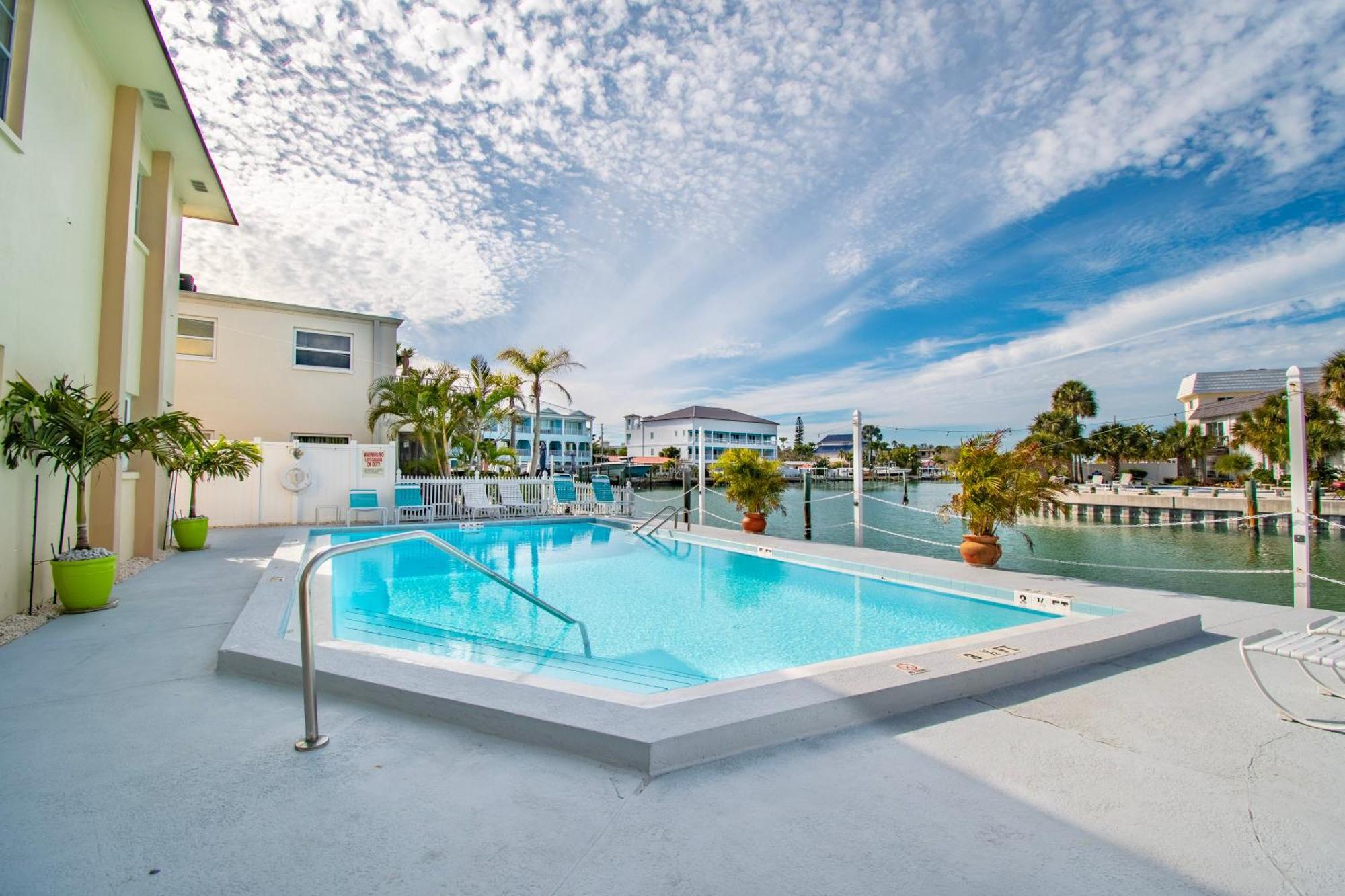 Apartamento Funshine Pointe Capri St. Pete Beach Exterior foto